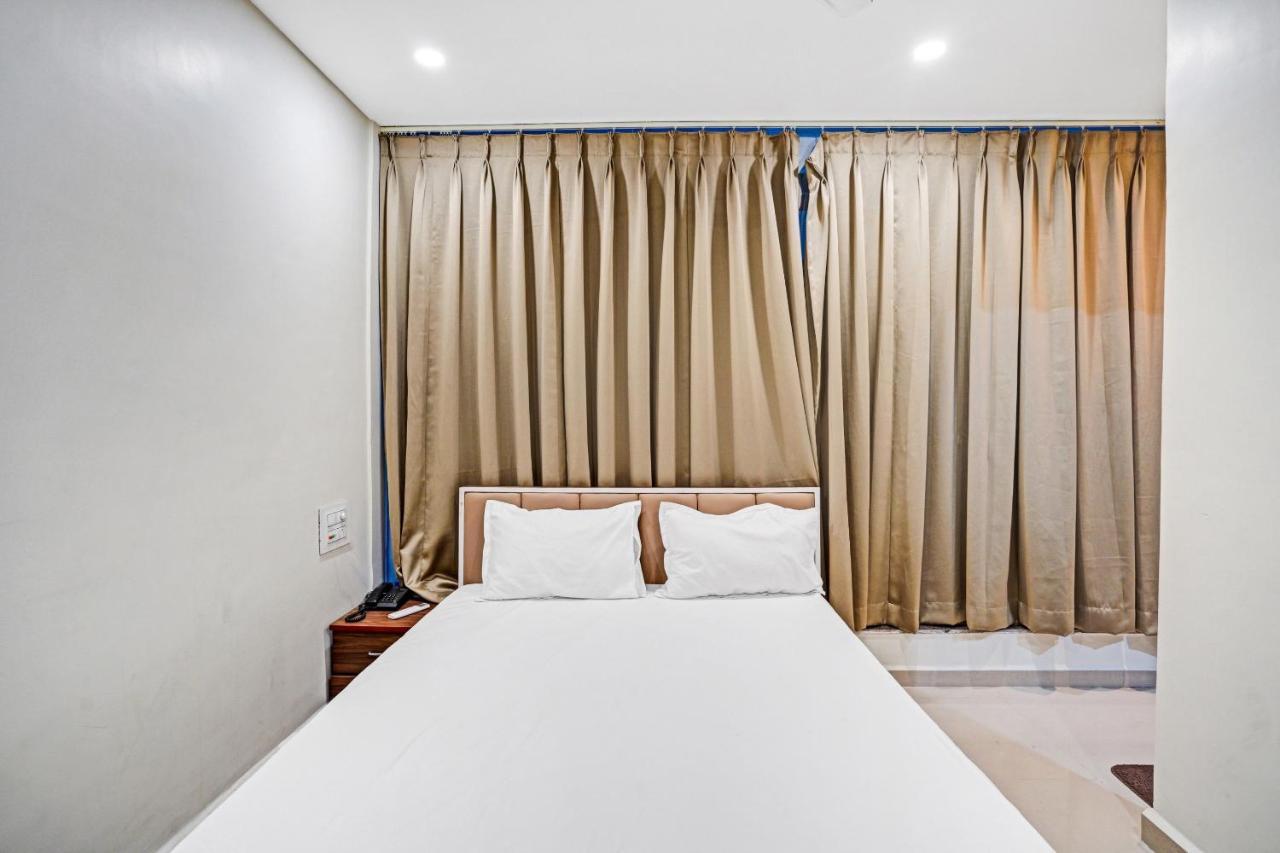 Collection O 83775 Hotel 4King Súrat Exteriér fotografie